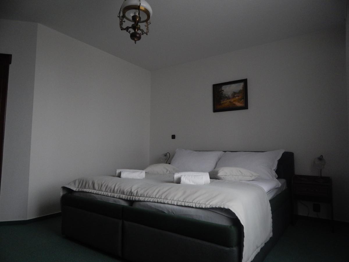 Hotel Zamecek Pod Hradem Stary Jicin 111 Exterior photo